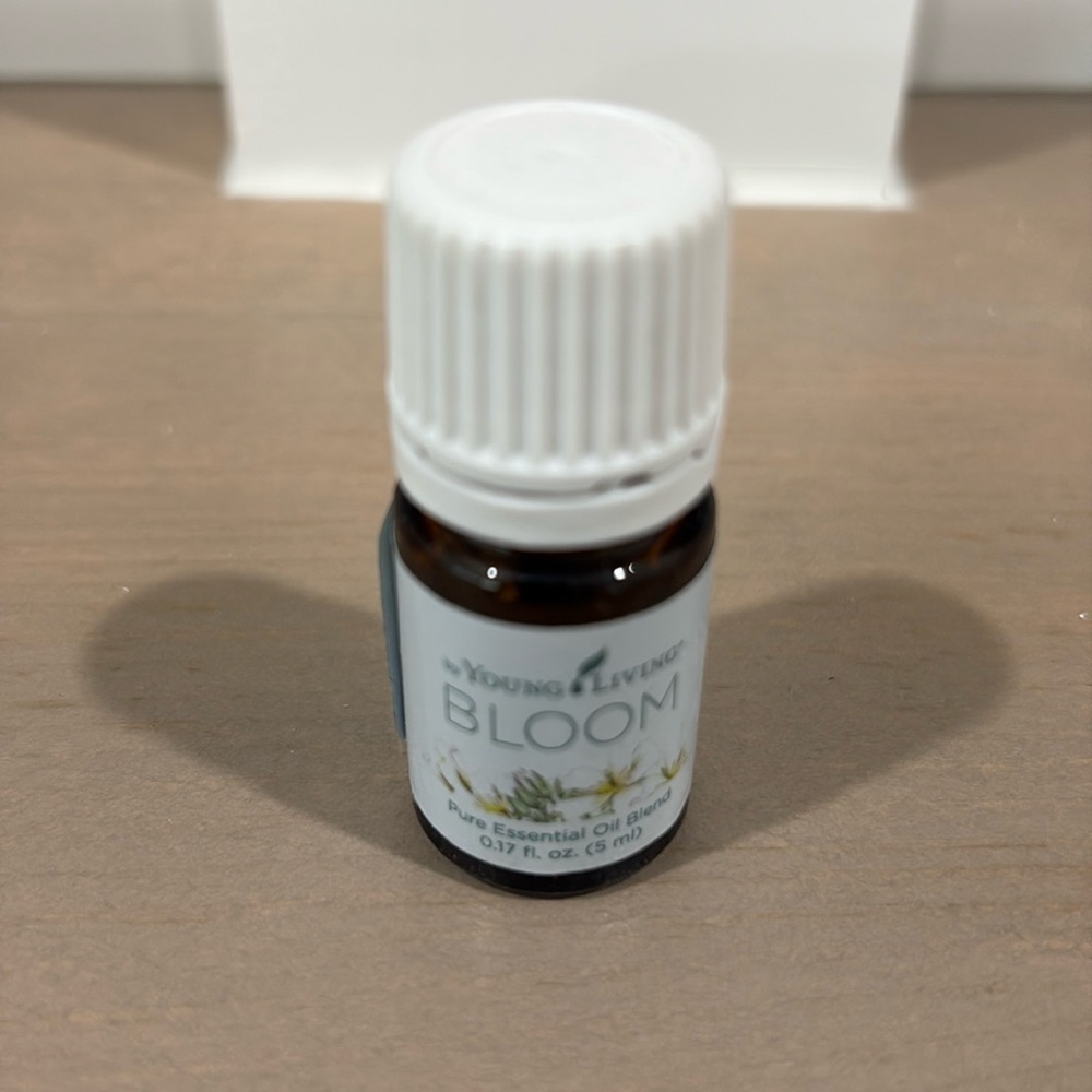 Bloom 5ml essential oil blend young living new
